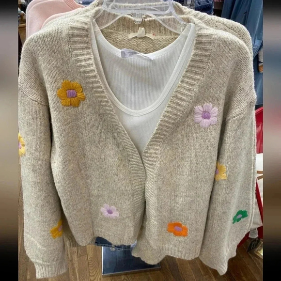 New! Easel Flower Floral Embroidered Knitted Khaki Cardigan - Picture 3 of 8